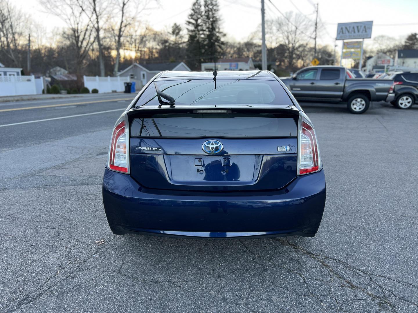 2013 Toyota Prius One photo 4