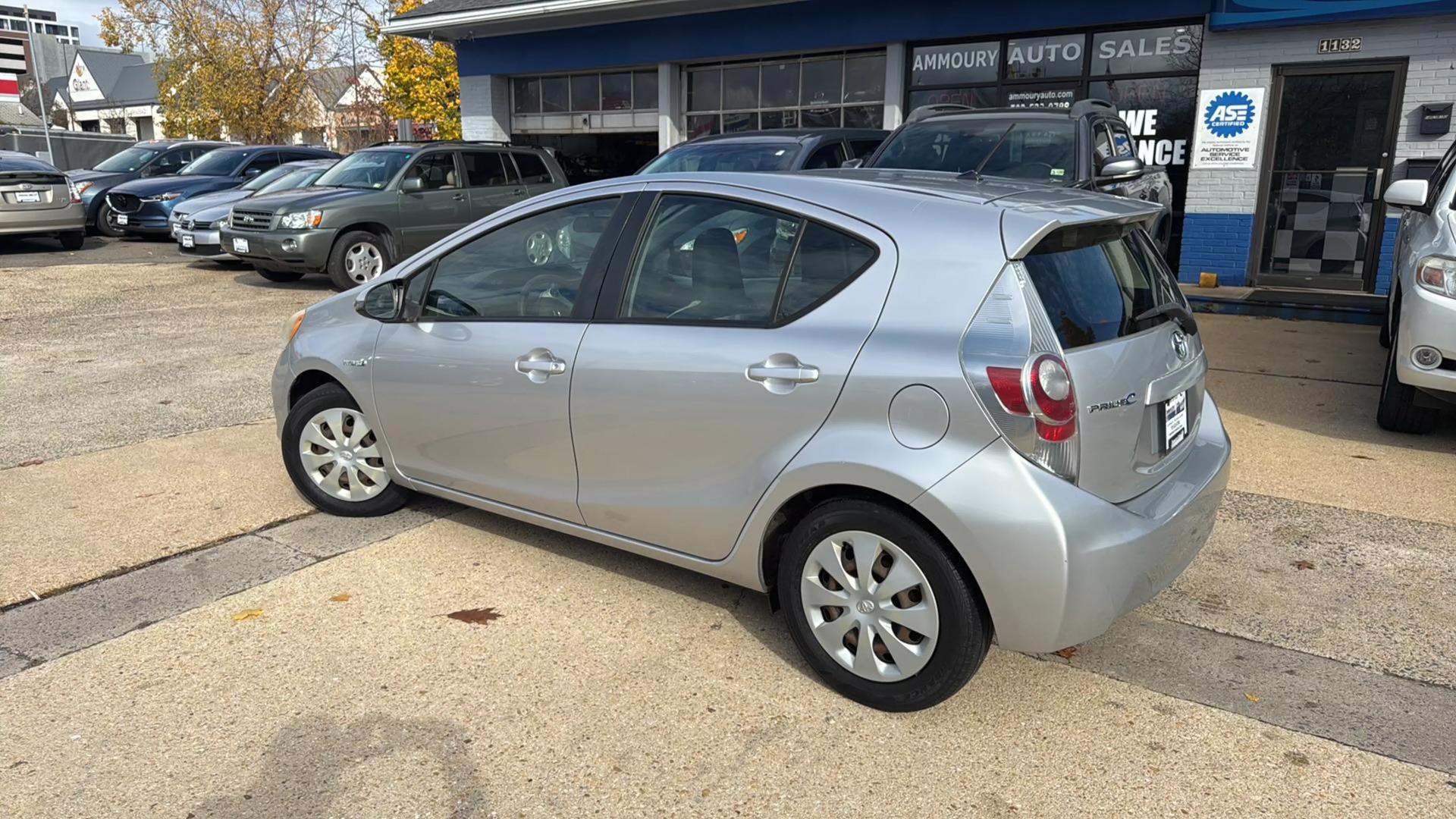 2012 Toyota Prius c One photo 10