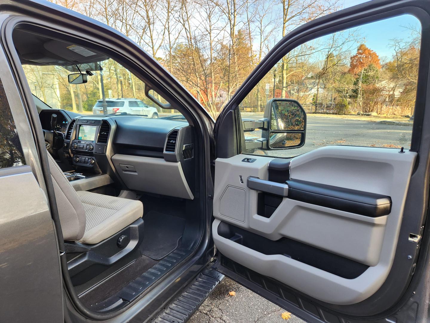 2018 Ford F-150 XLT photo 11