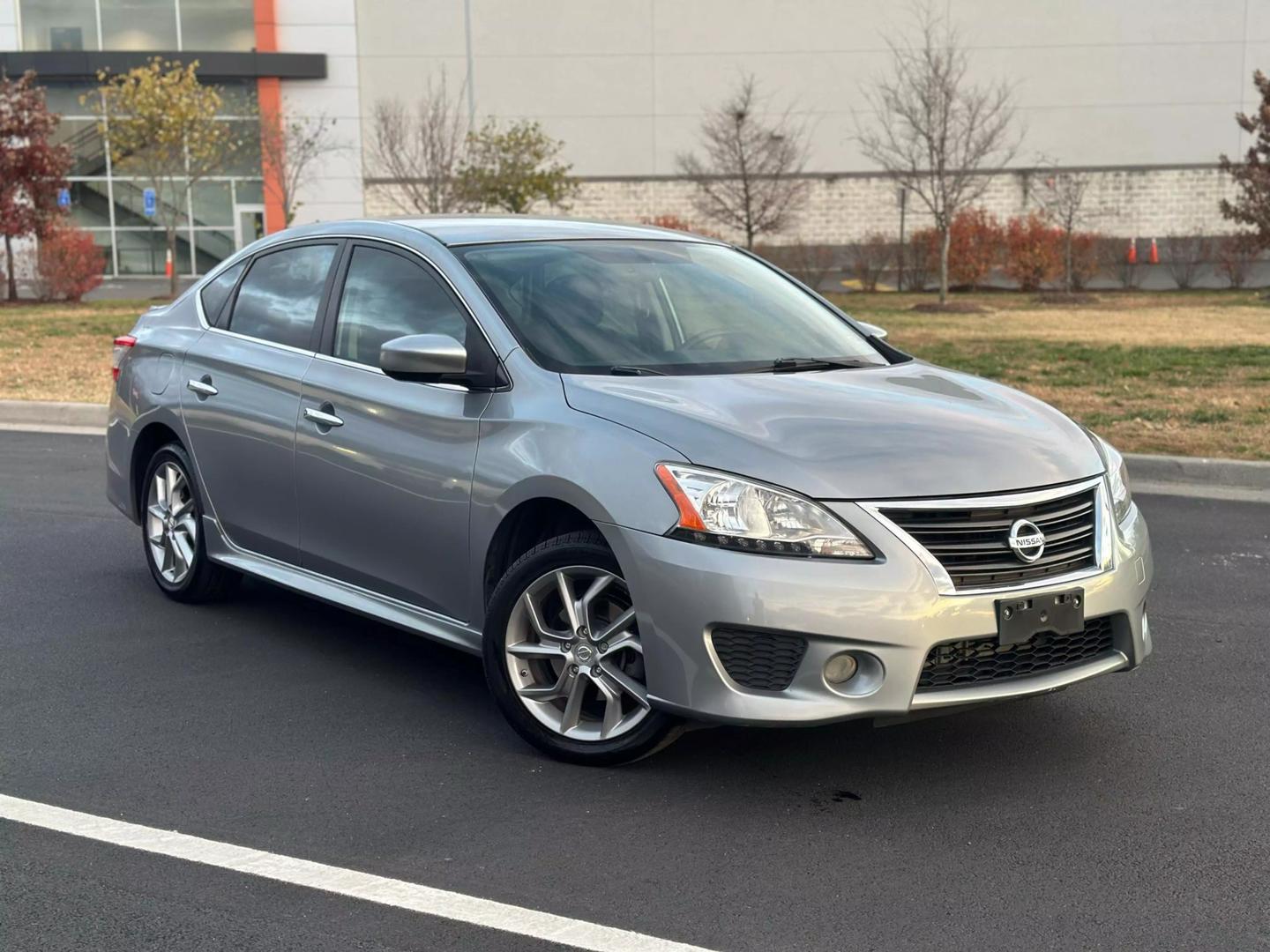 2014 Nissan Sentra SR photo 2