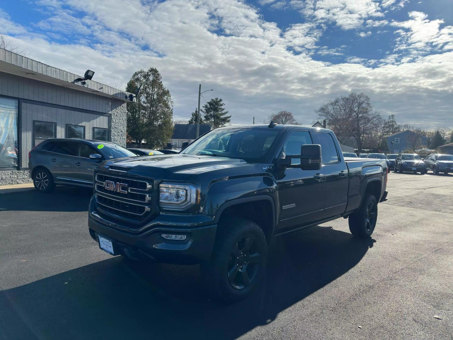 2018 GMC Sierra 1500 Base photo 2