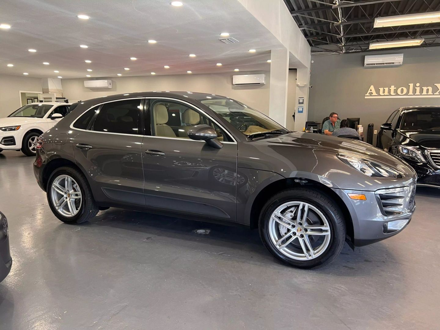 2015 Porsche Macan S Sport Utility 4d - Image 7