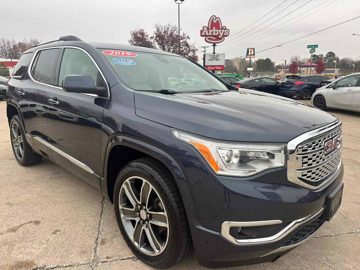 2019 GMC Acadia Denali photo 3