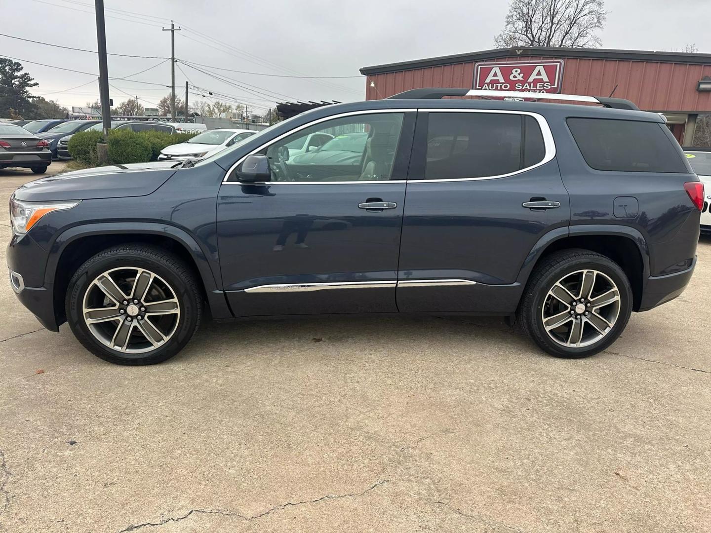 2019 GMC Acadia Denali photo 9