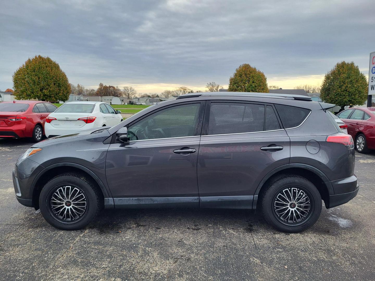 2018 Toyota RAV4 XLE photo 8