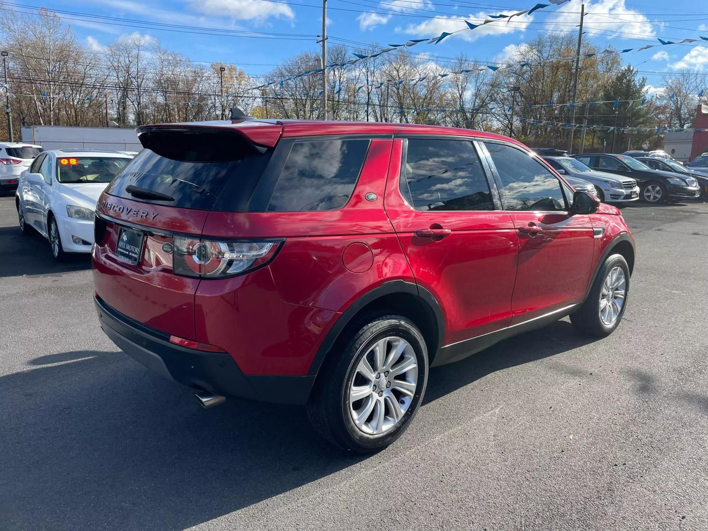 2016 Land Rover Discovery Sport SE photo 17