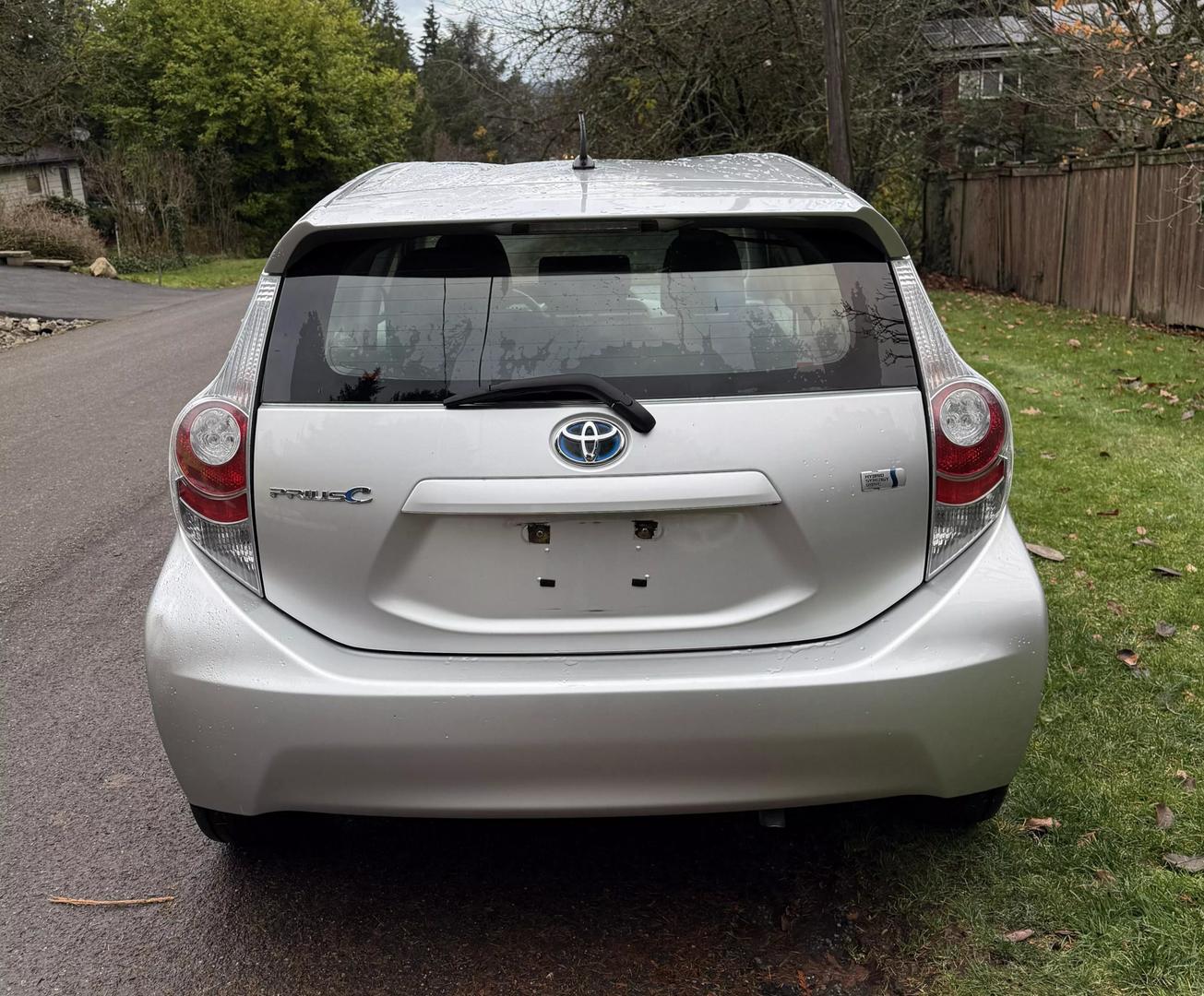 2012 Toyota Prius c One photo 5