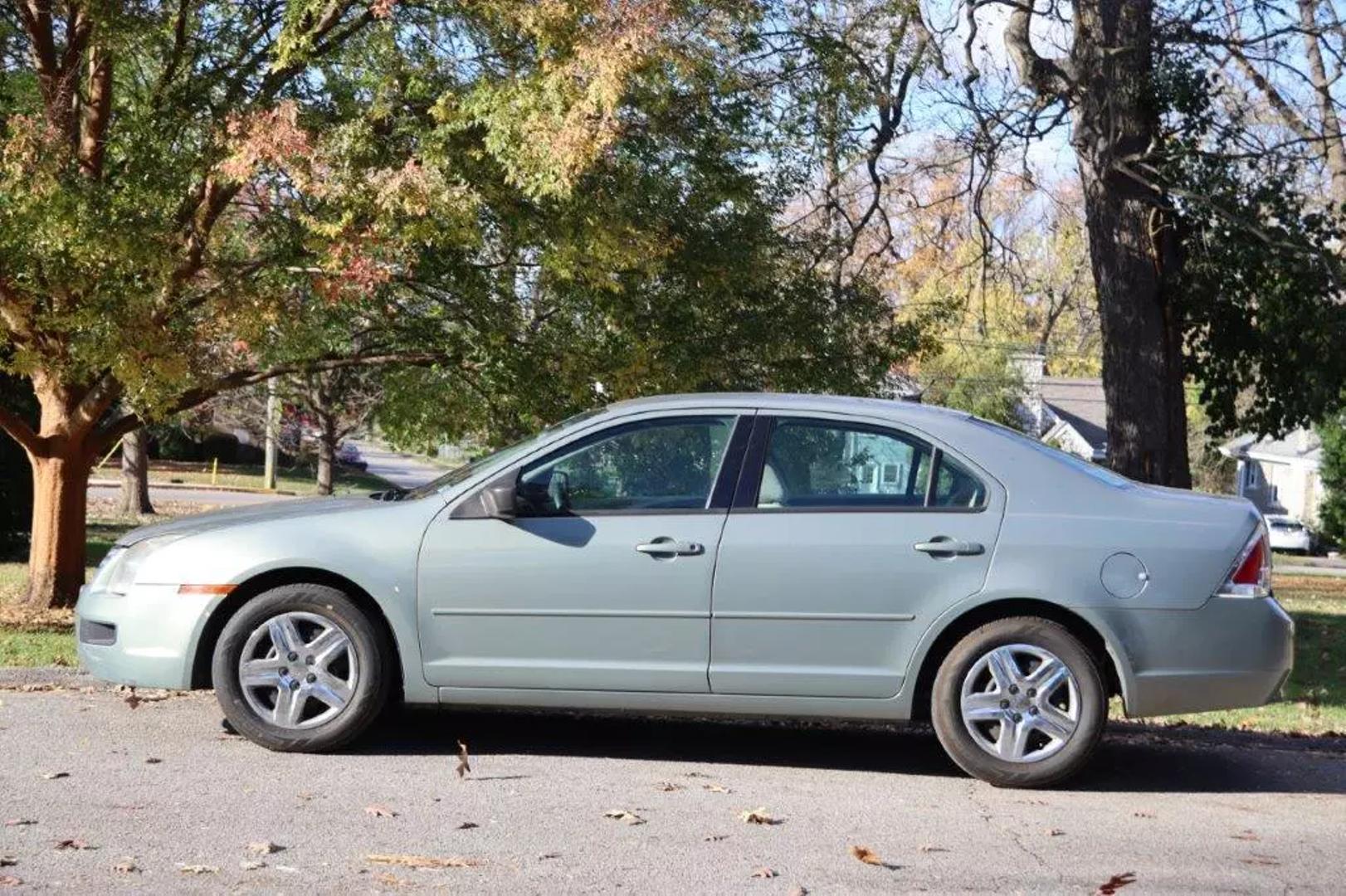 2009 Ford Fusion S photo 4