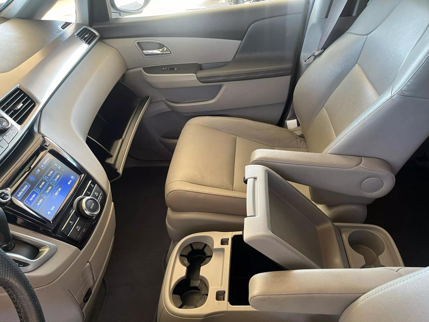 2016 Honda Odyssey EX-L photo 28