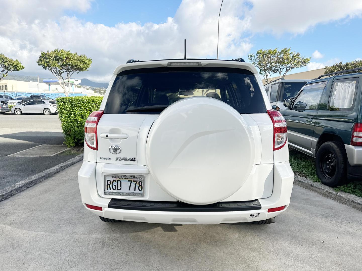 2010 Toyota RAV4 Limited photo 9