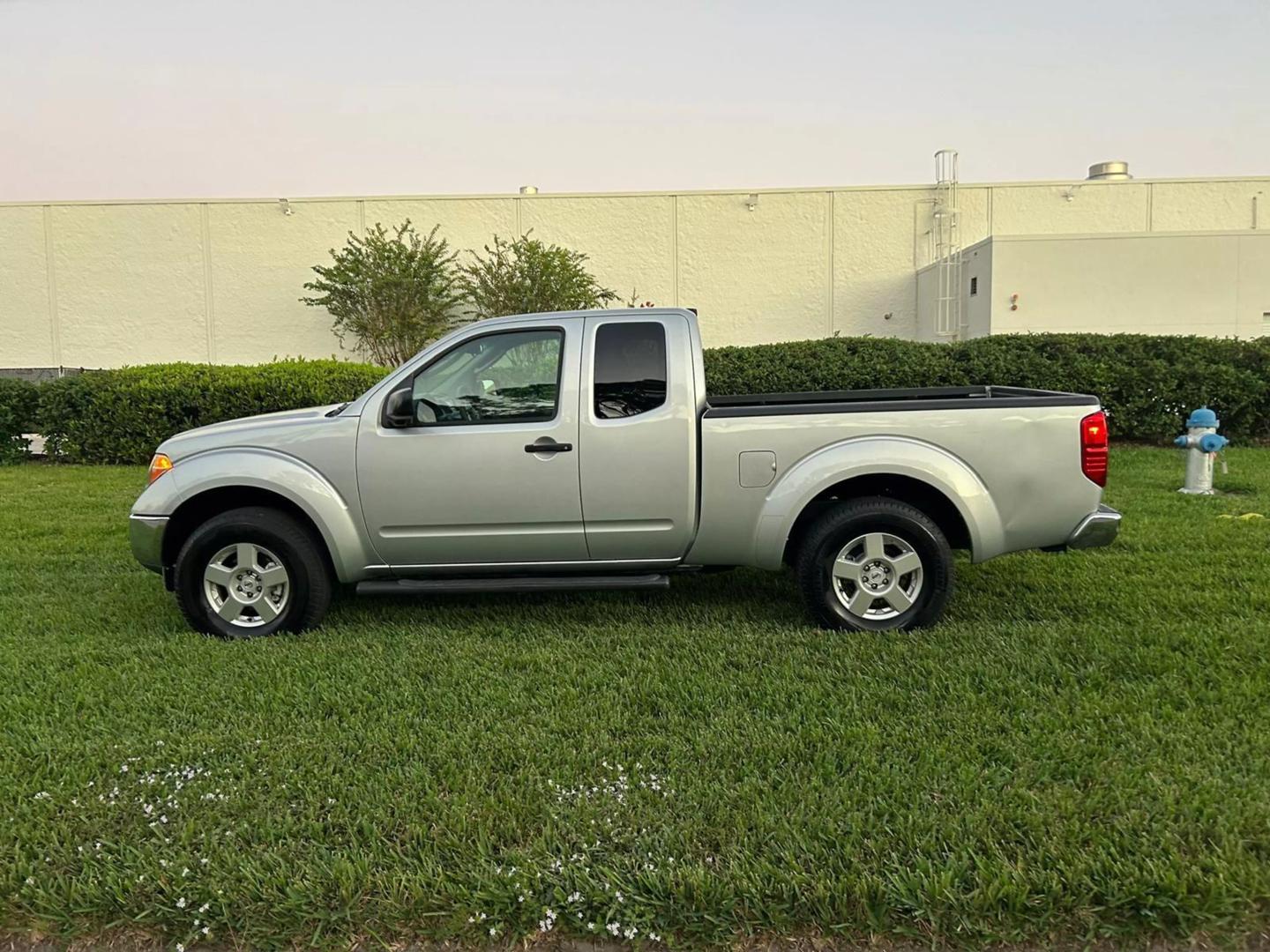 2007 Nissan Frontier SE photo 7