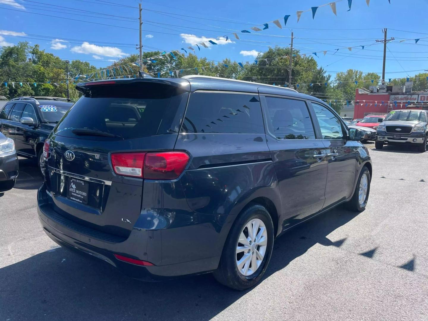 2016 Kia Sedona LX photo 22