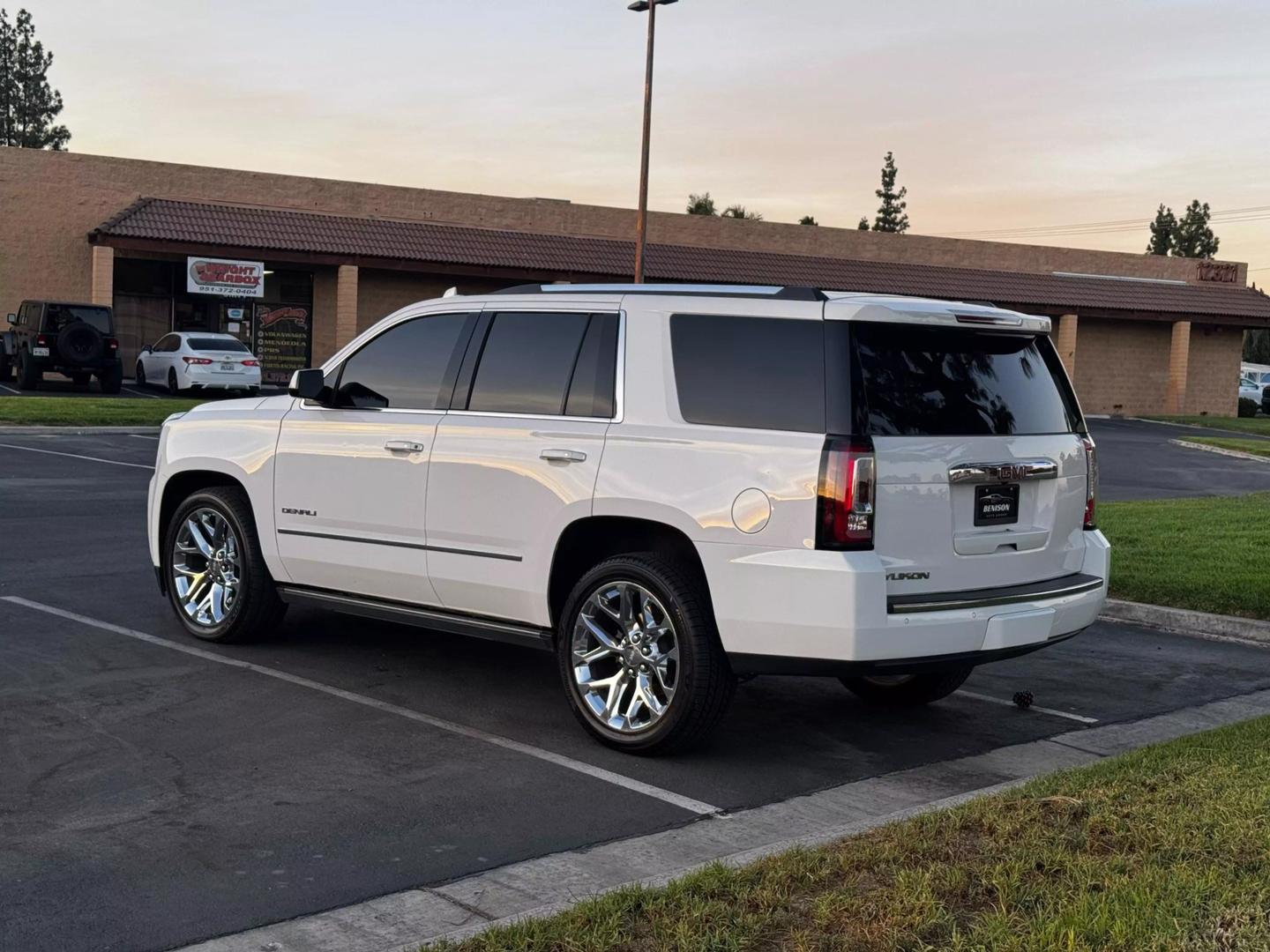 2020 GMC Yukon Denali photo 3