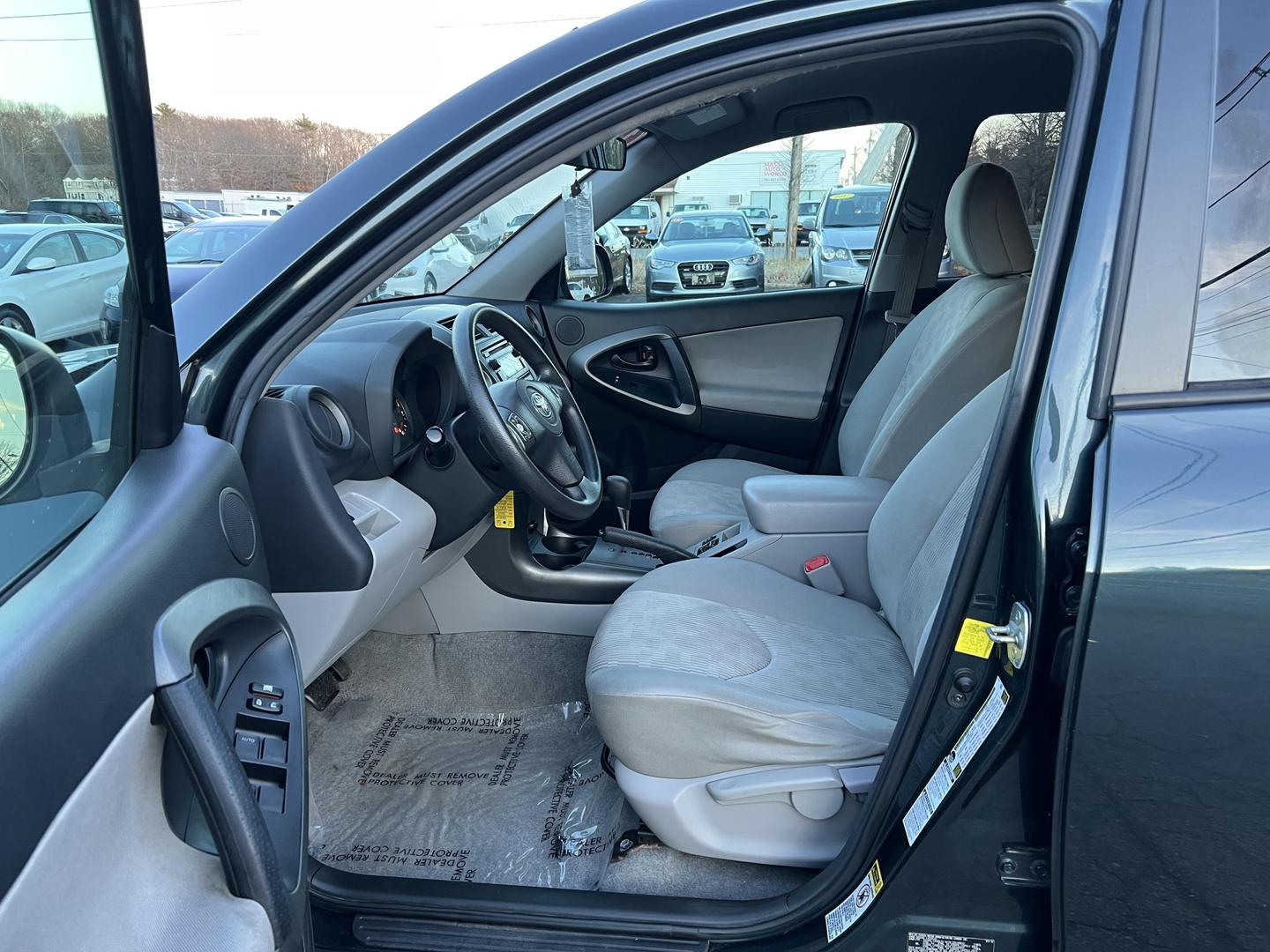 2012 Toyota RAV4 Base photo 10