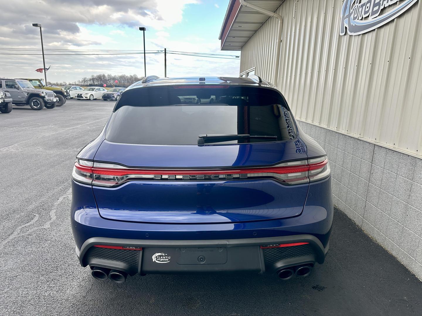 2022 Porsche Macan Base photo 4