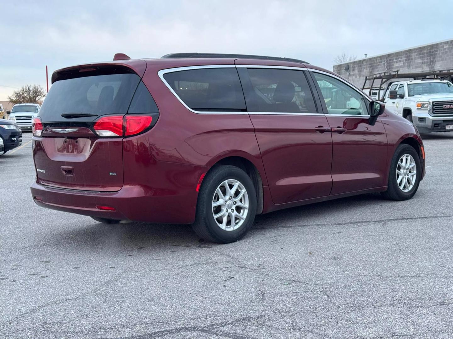 2020 Chrysler Voyager null photo 5