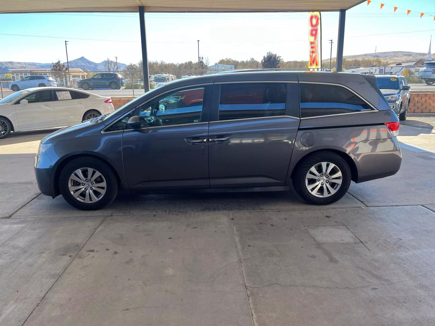 2016 Honda Odyssey EX-L photo 2