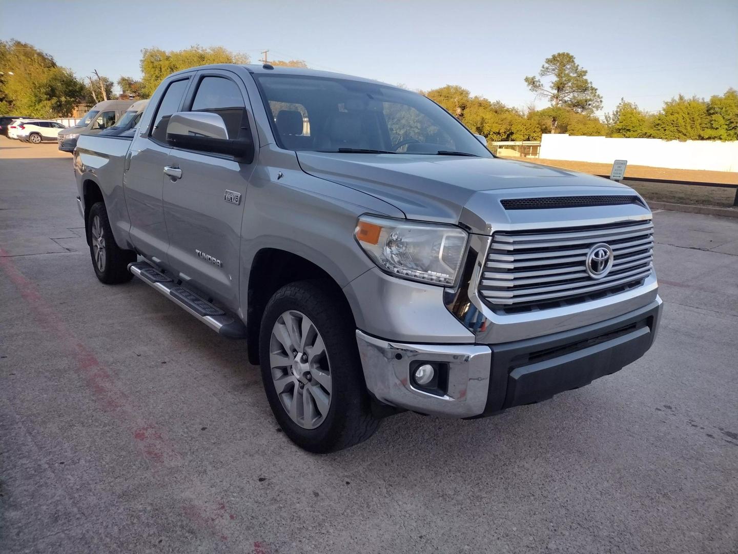 2014 Toyota Tundra Limited photo 12