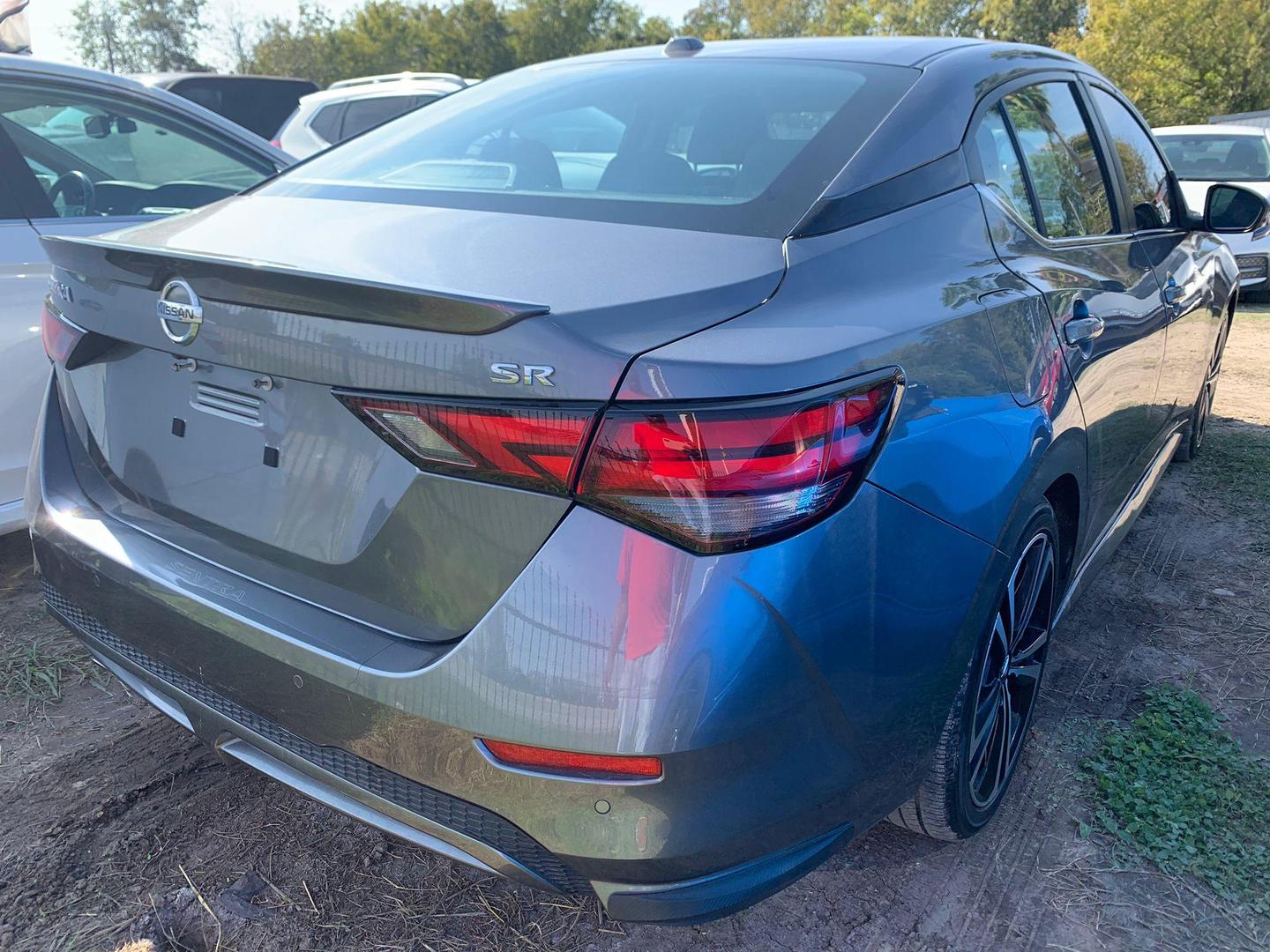 2021 Nissan Sentra SR photo 7