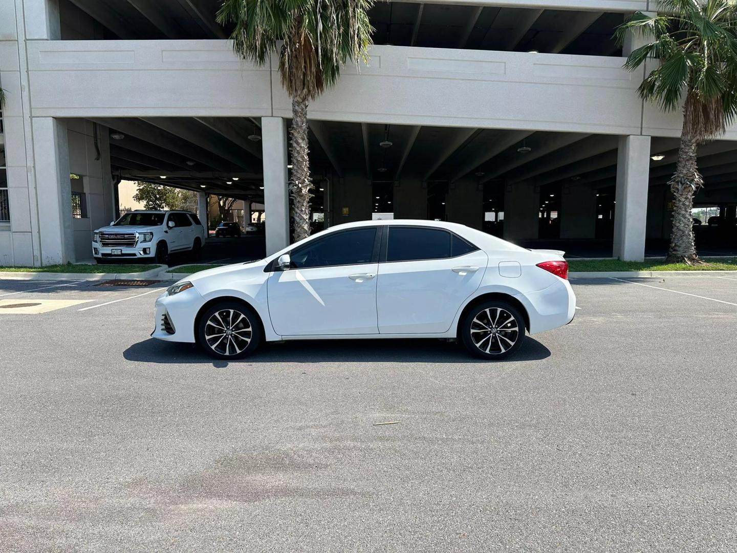 2018 Toyota Corolla SE photo 10