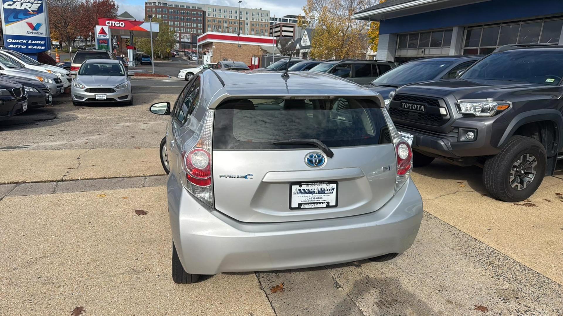 2012 Toyota Prius c One photo 12