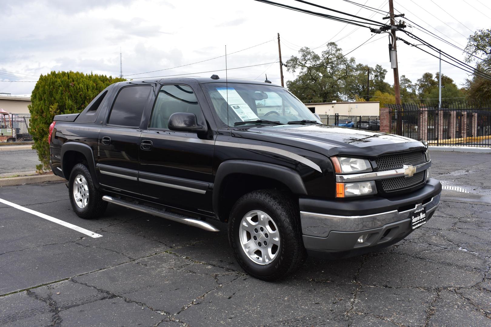 2005 Chevrolet Avalanche Base photo 2