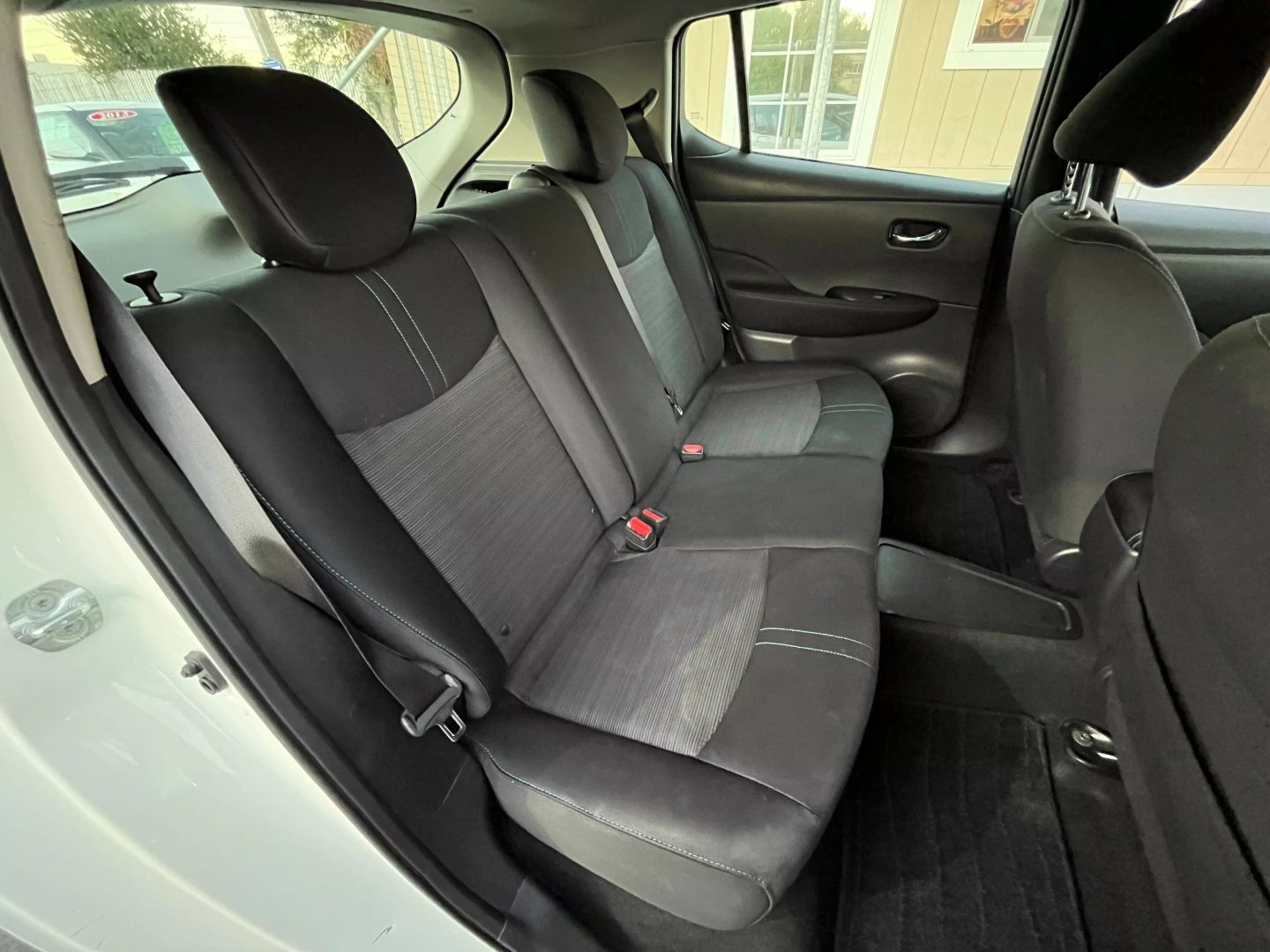 2018 Nissan Leaf  Vin: 1n4az1cp5jc300583 Stock Id: 300583 - Image 17