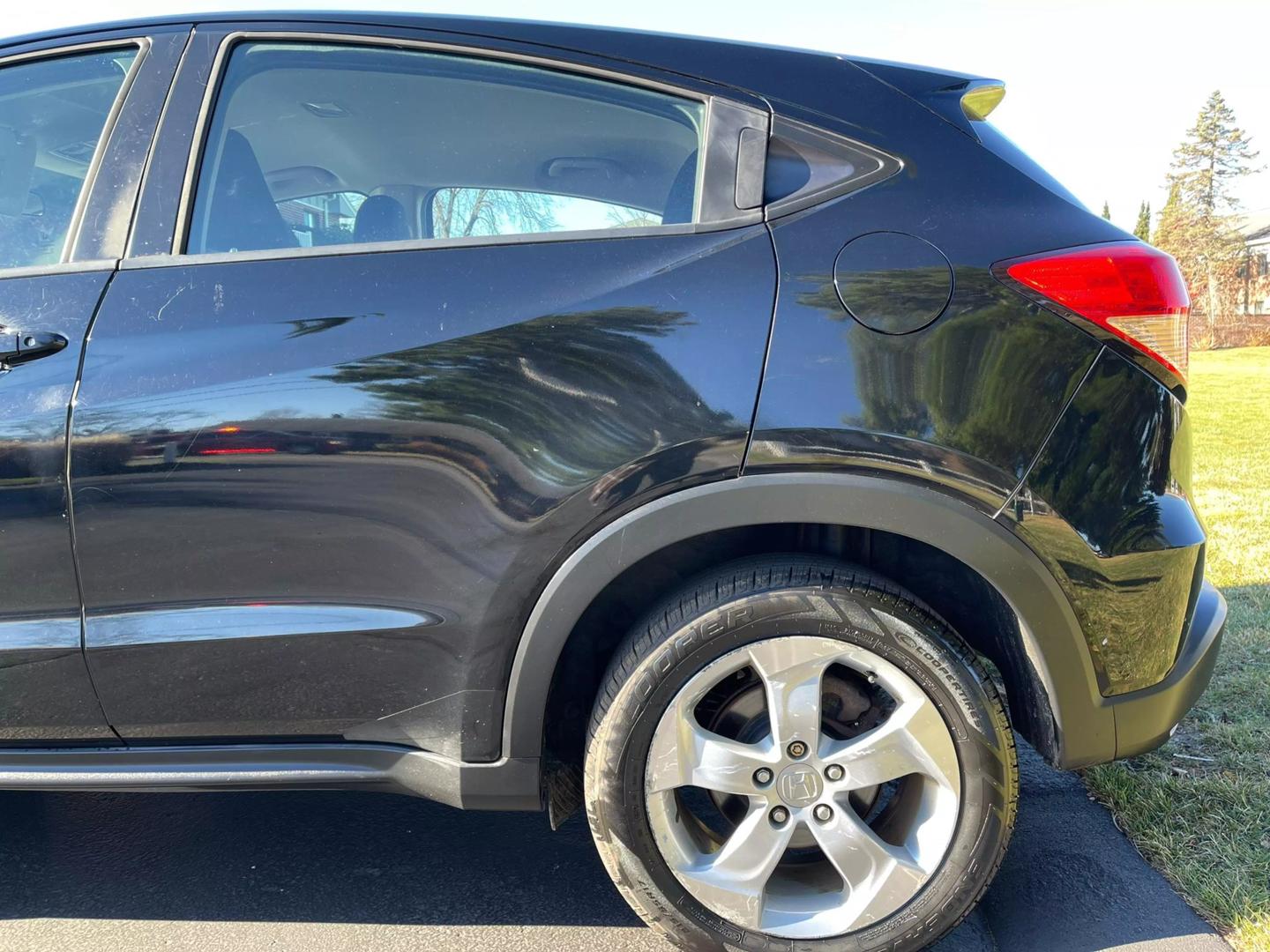 2016 Honda HR-V LX photo 26