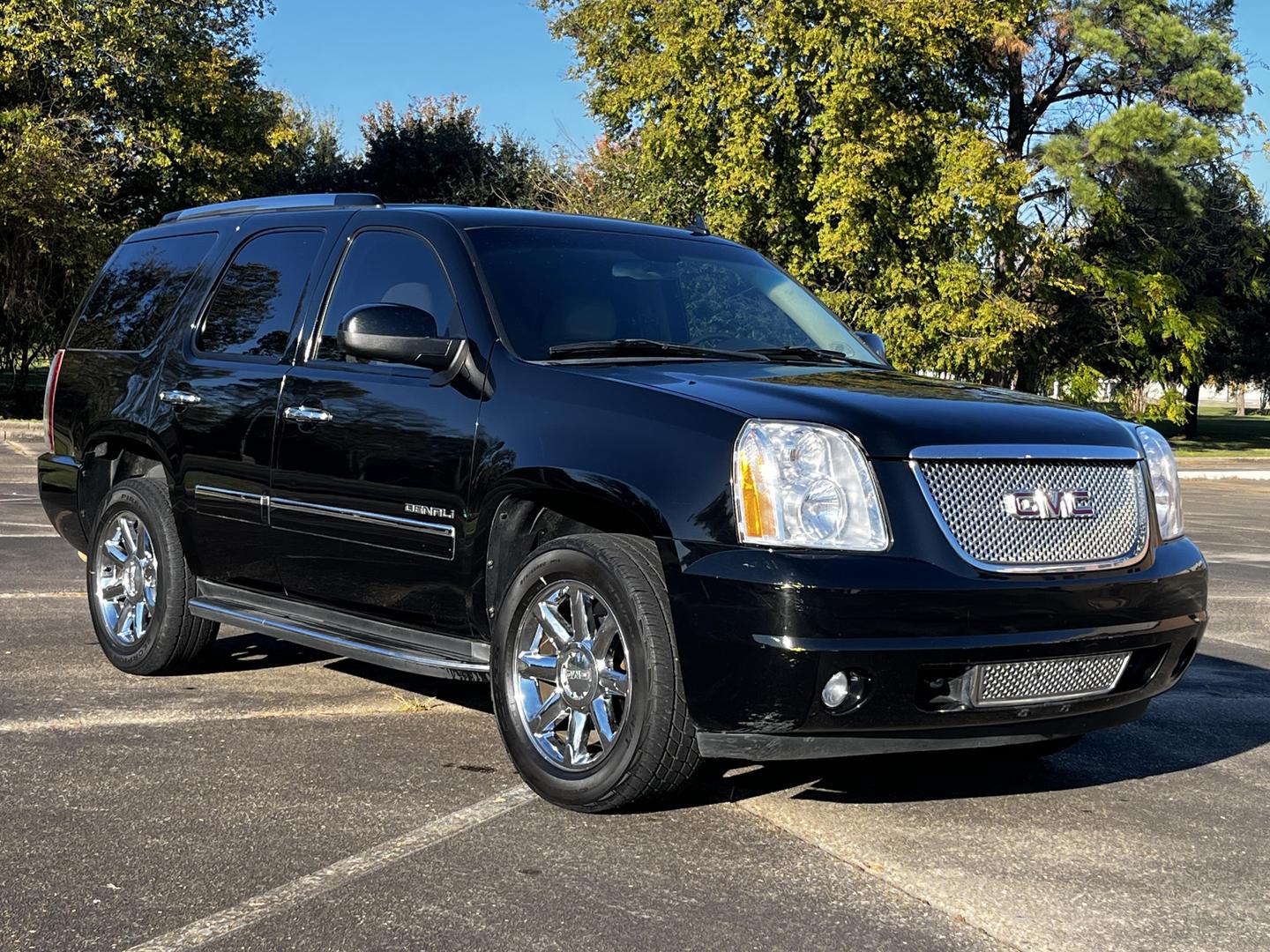 2011 GMC Yukon Denali photo 13