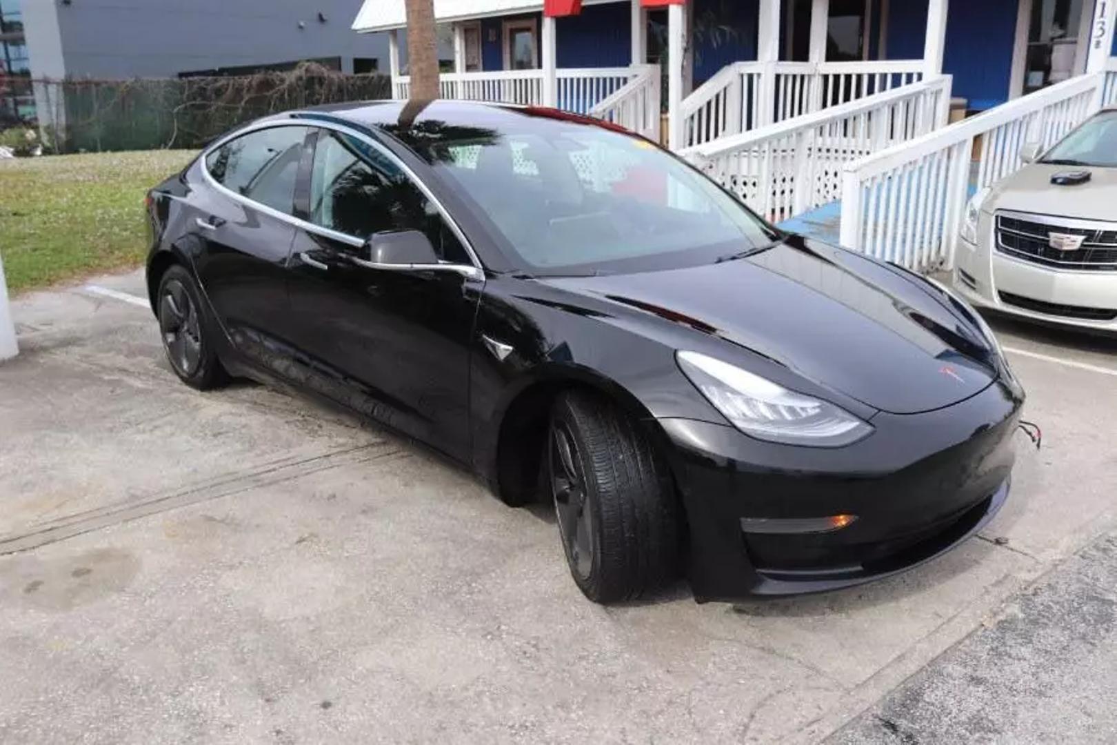 2019 Tesla Model 3 Base photo 3