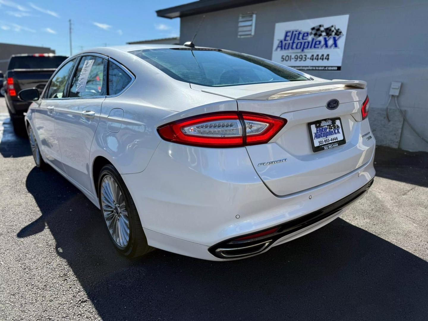 2016 Ford Fusion Titanium photo 2