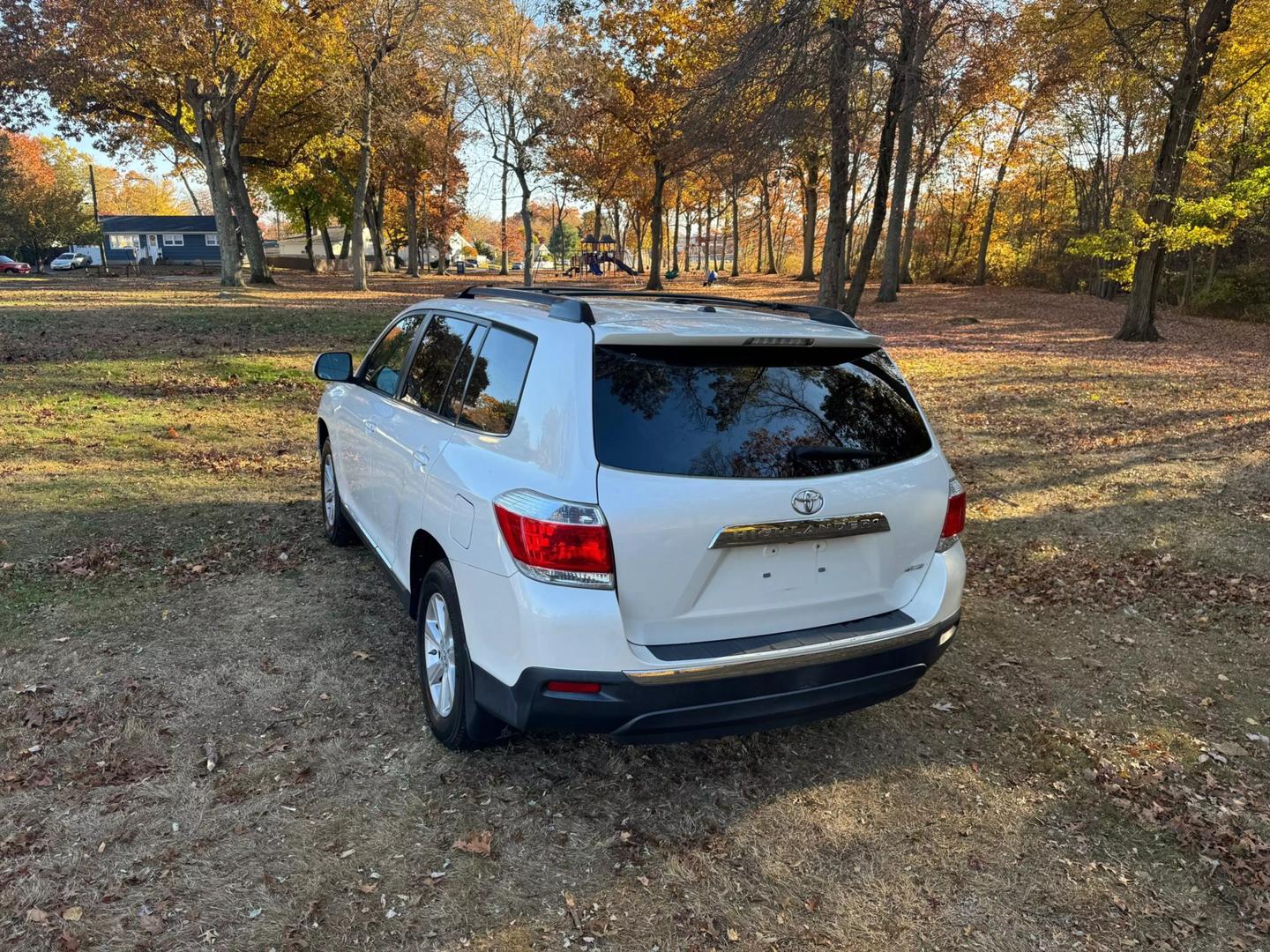 2011 Toyota Highlander SE photo 4