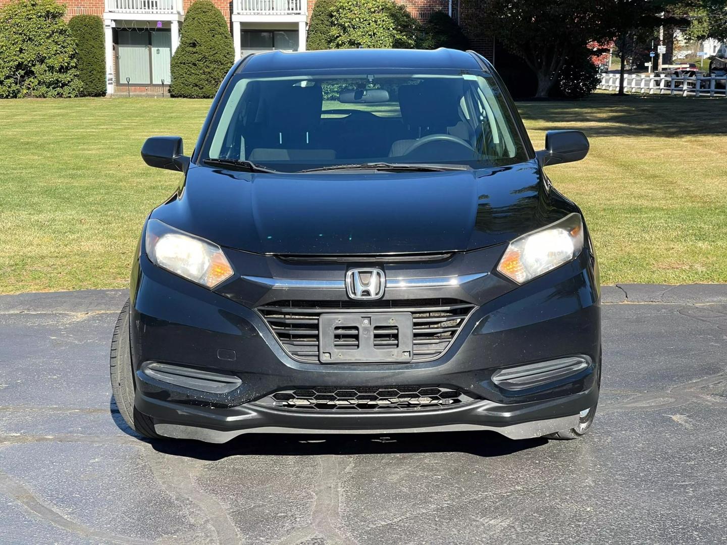 2016 Honda HR-V LX photo 2