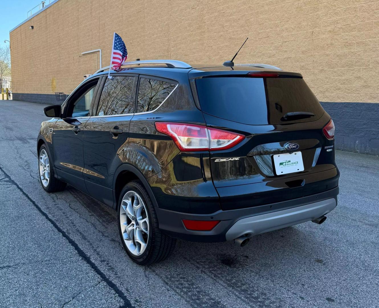 2015 Ford Escape Titanium photo 16