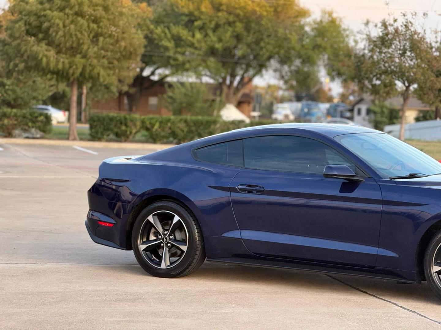 2018 Ford Mustang EcoBoost photo 8