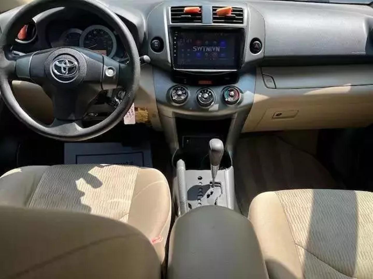 2011 Toyota RAV4 Base photo 3