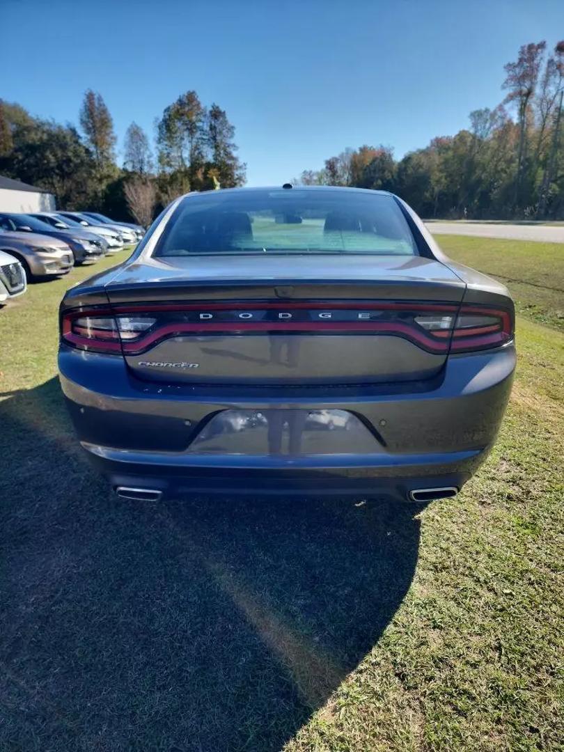 2021 Dodge Charger SXT photo 3