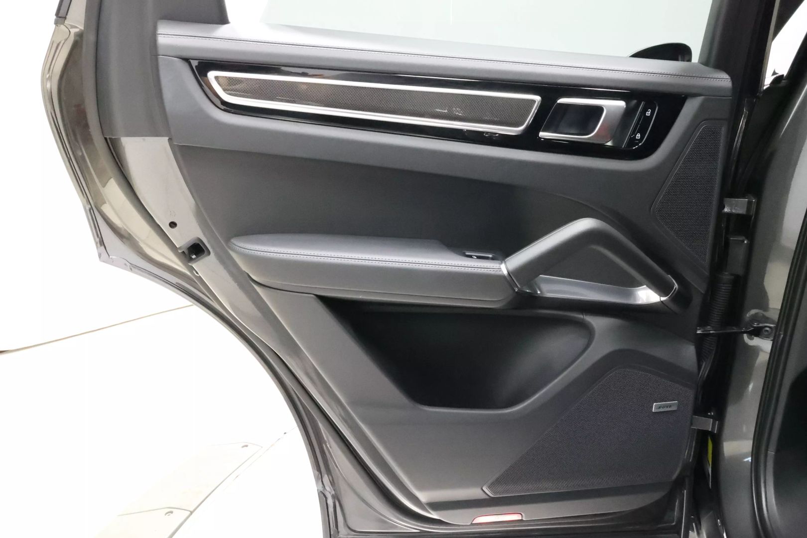 2020 Porsche Cayenne - Image 42