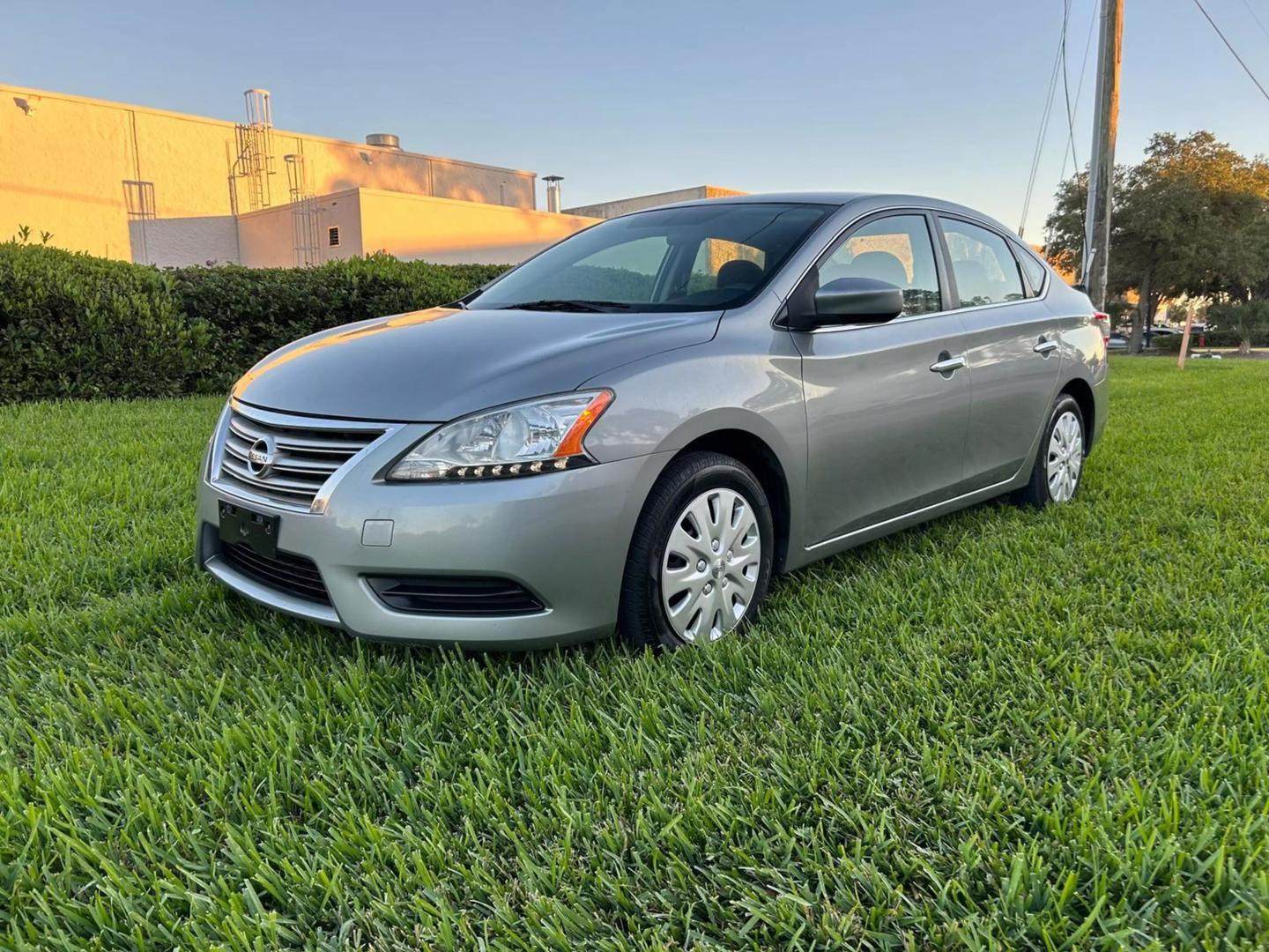 2013 Nissan Sentra SV photo 3