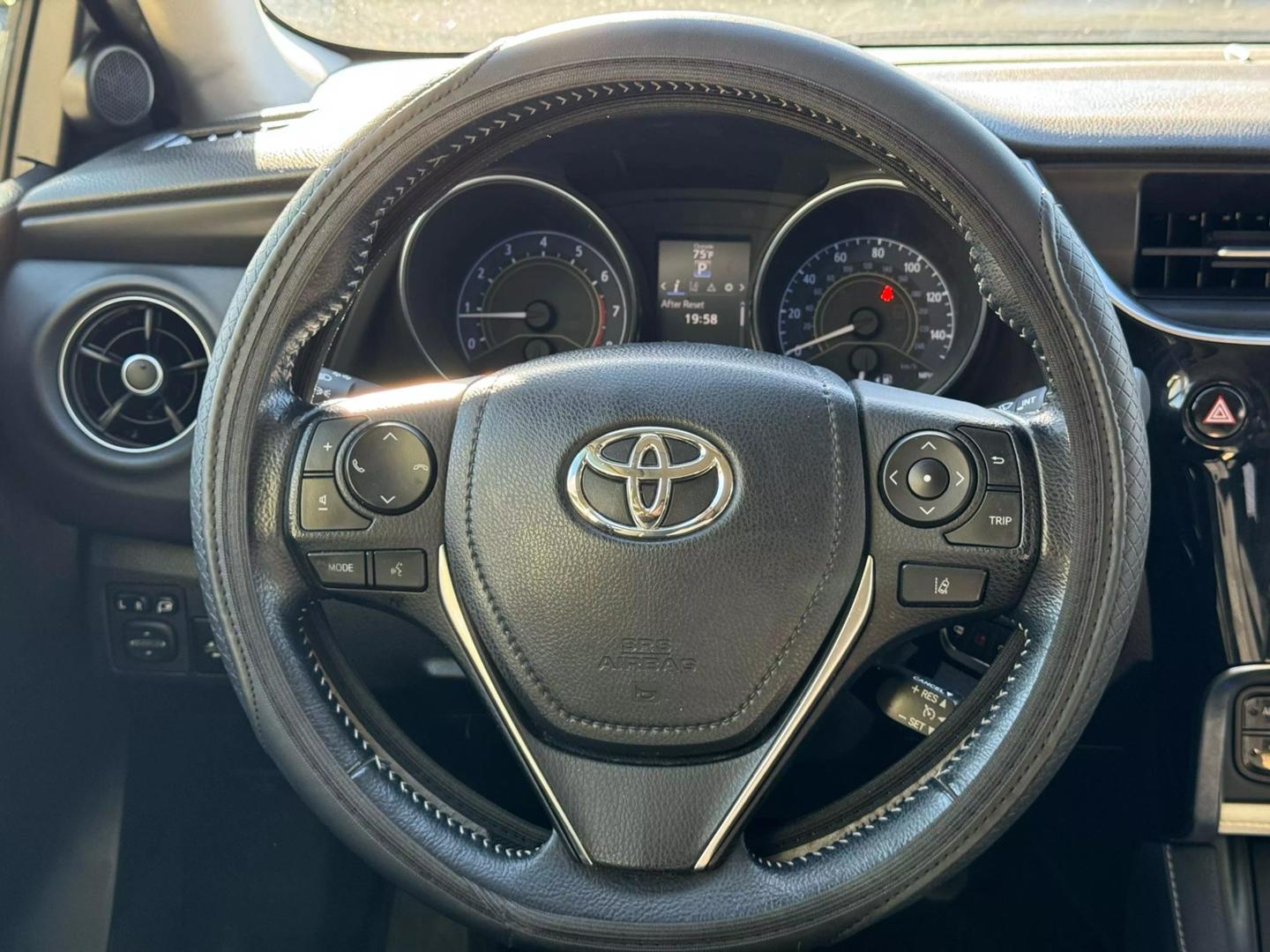 2017 Toyota Corolla iM Base photo 13