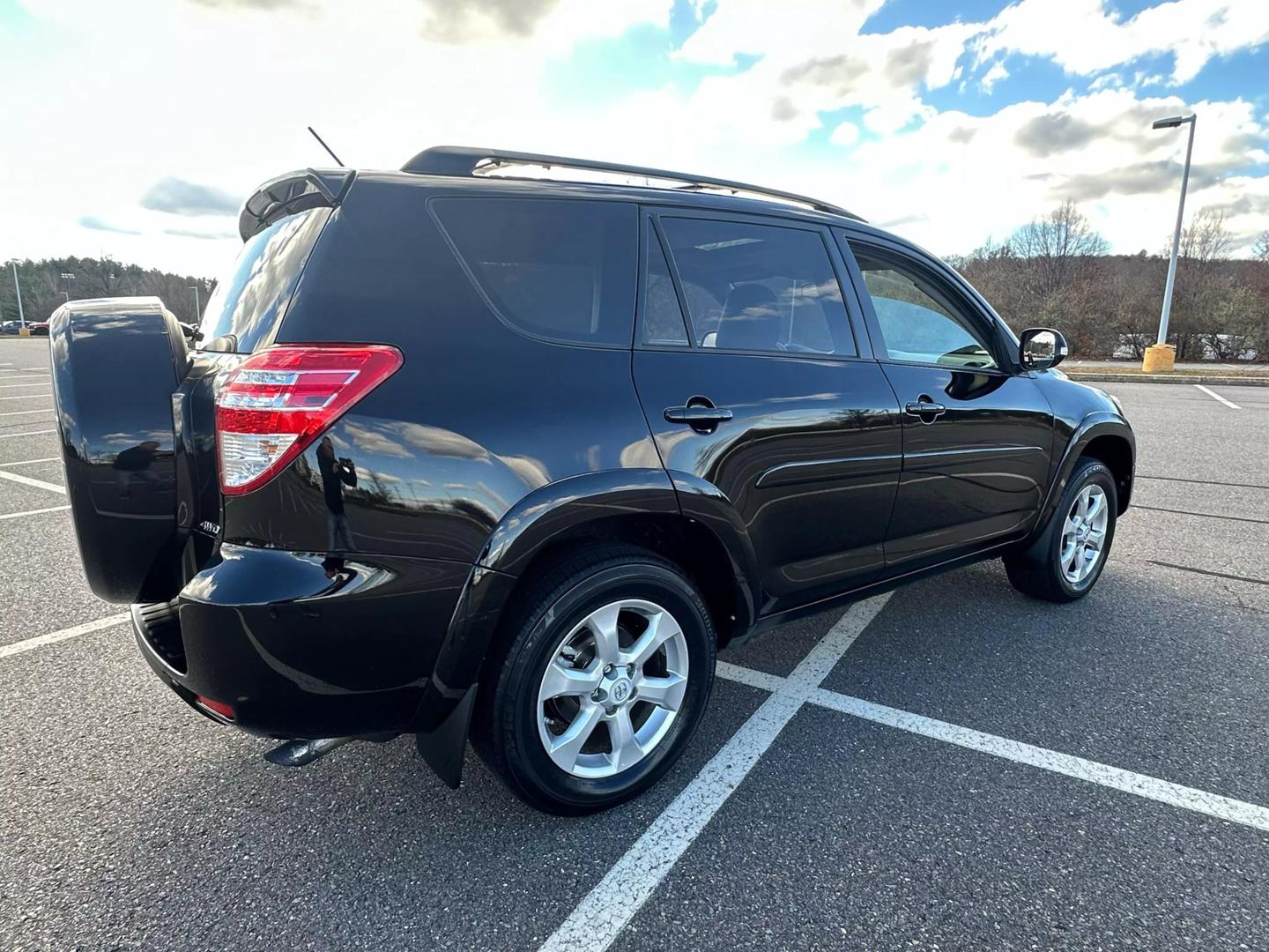 2010 Toyota RAV4 Limited photo 4