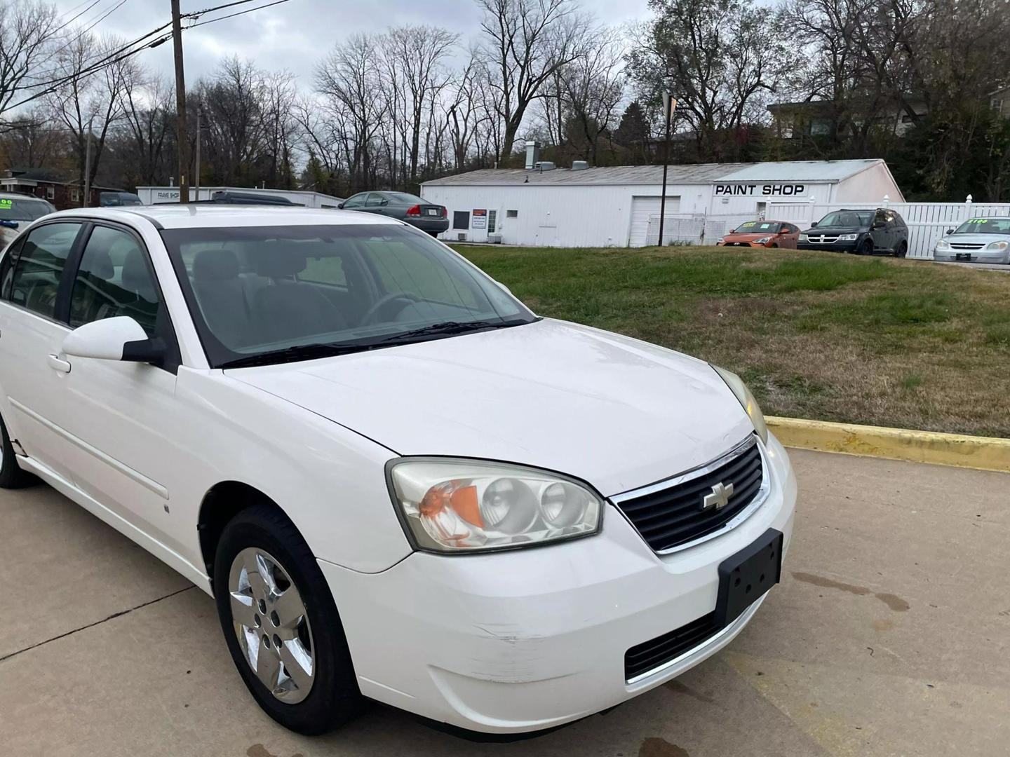 2008 Chevrolet Malibu Classic LT photo 4