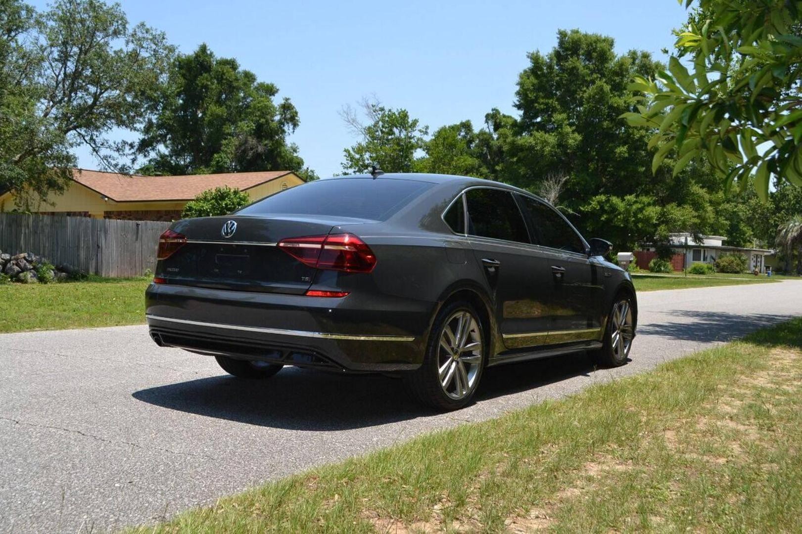 2017 Volkswagen Passat R-Line photo 41