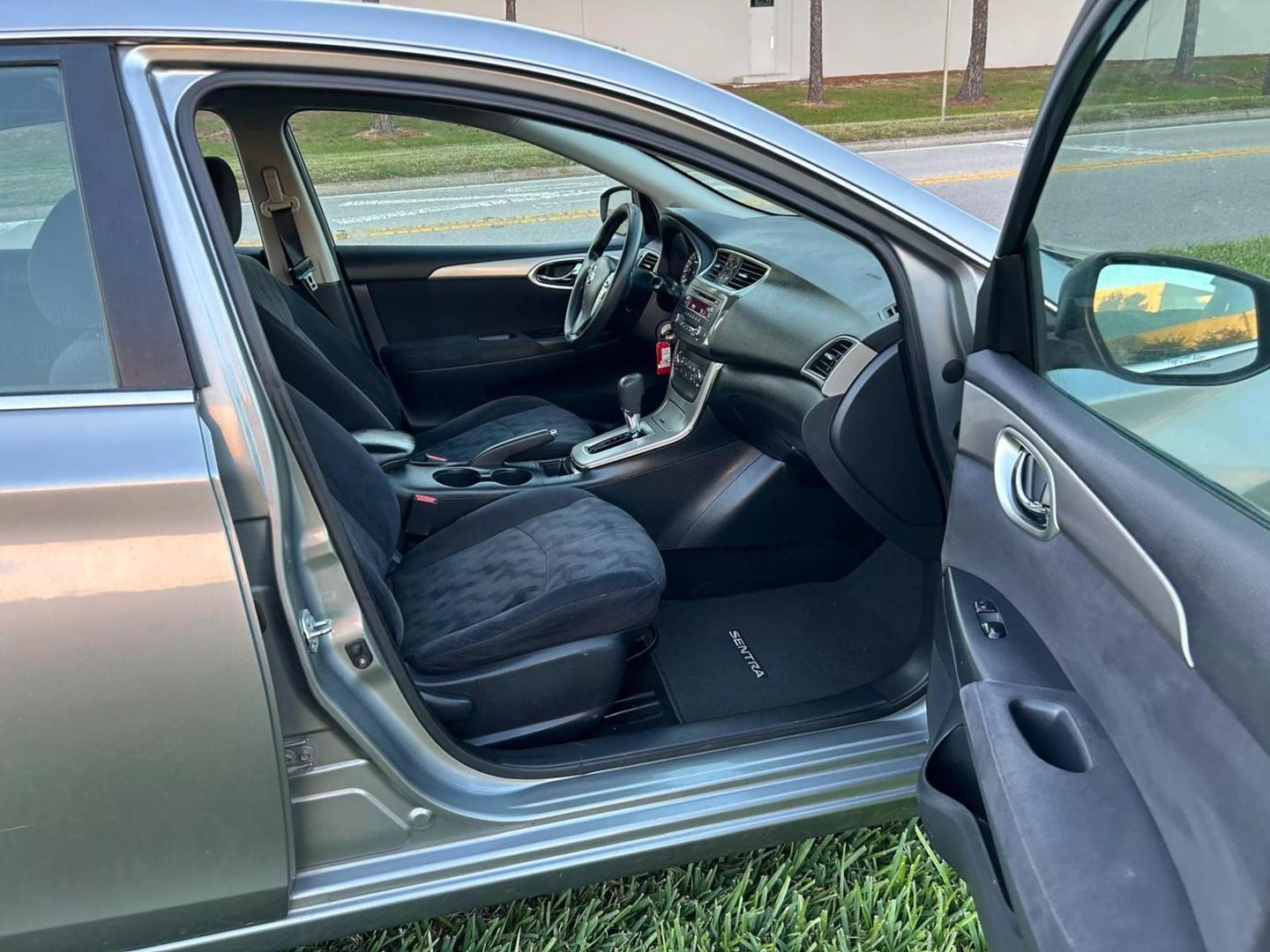 2013 Nissan Sentra SV photo 12