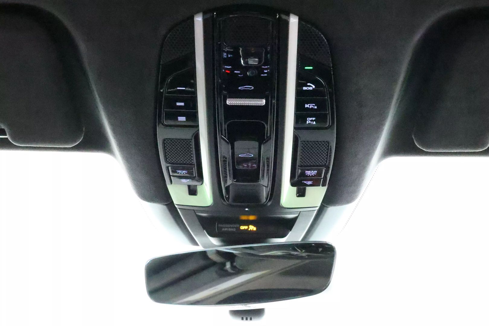 2020 Porsche Cayenne - Image 41