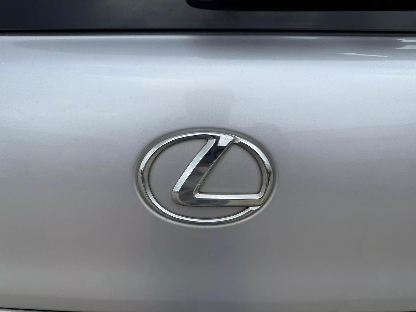 2013 Lexus LX 570 photo 28