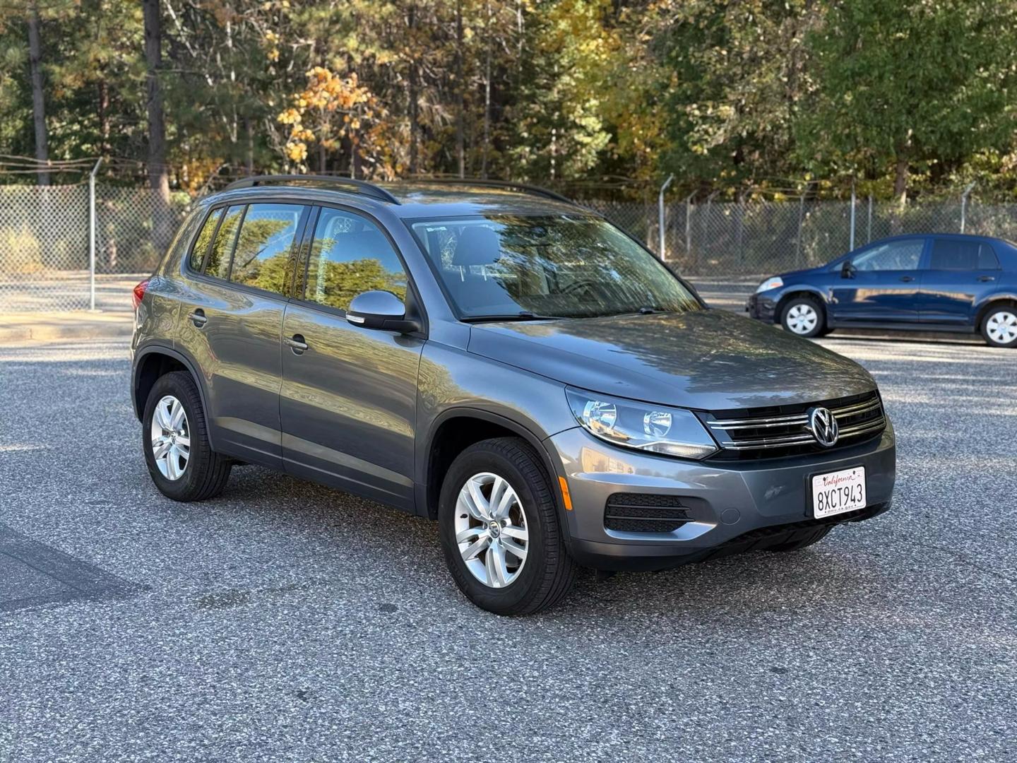 2016 Volkswagen Tiguan SEL photo 4