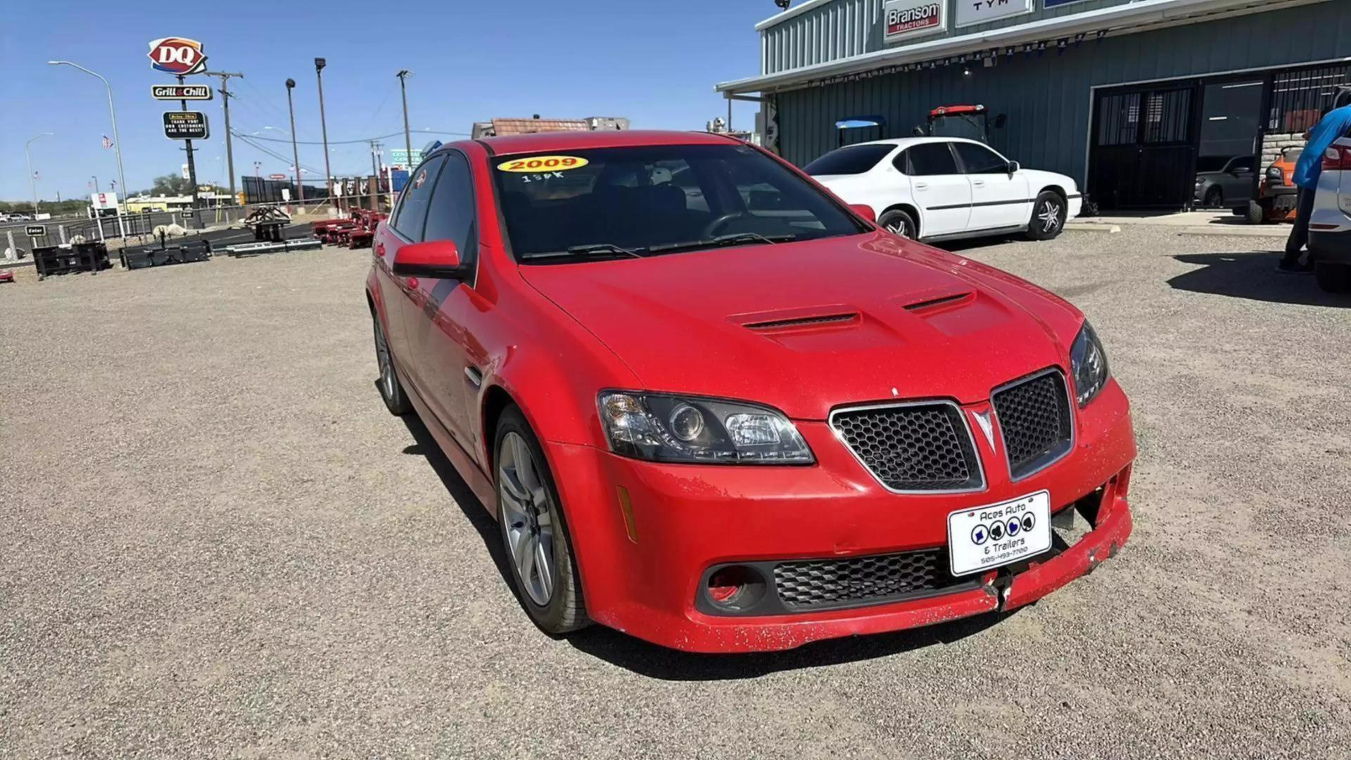 2009 Pontiac G8 Base photo 2