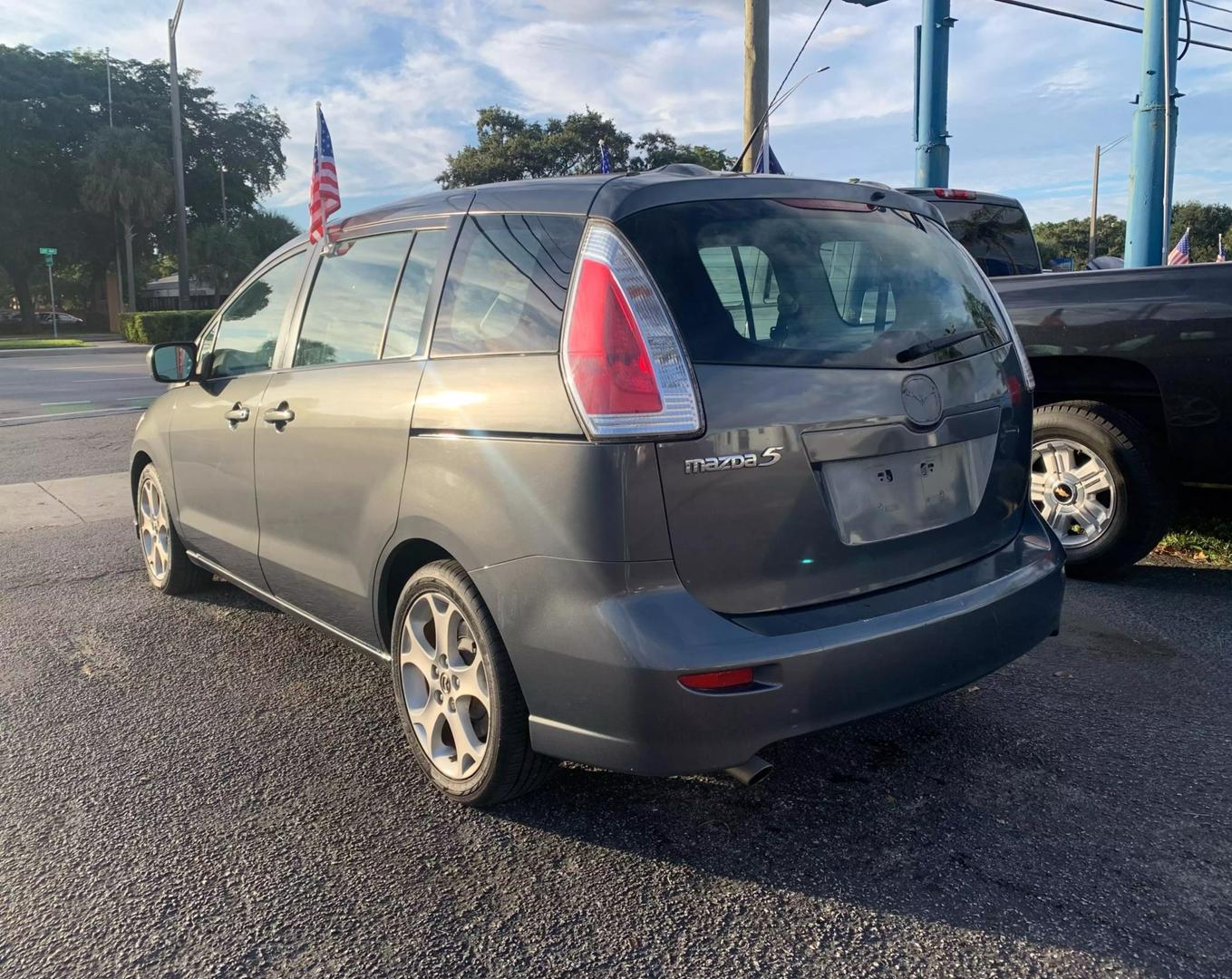 2010 Mazda MAZDA5 Touring photo 8