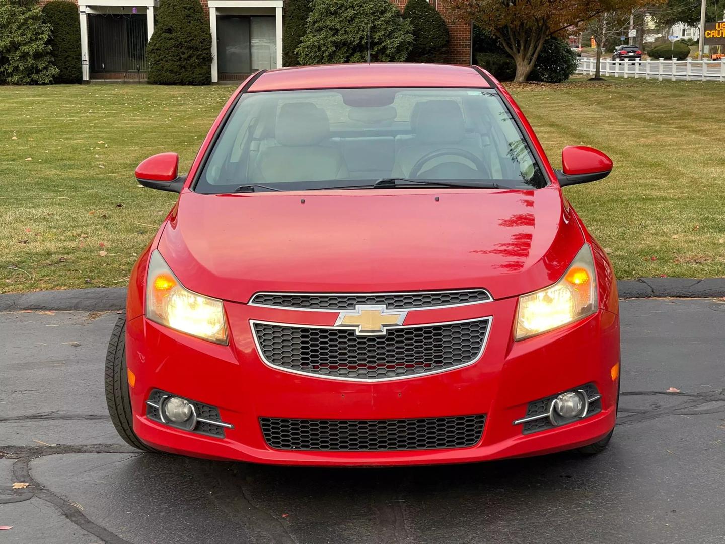 2013 Chevrolet Cruze 2LT photo 2